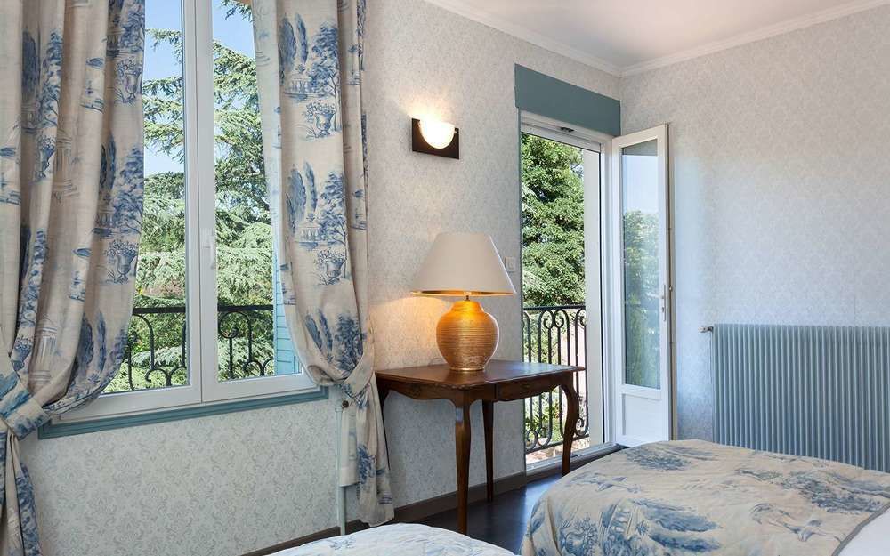 Hostellerie Du Val D'Or Mercurey Exteriör bild
